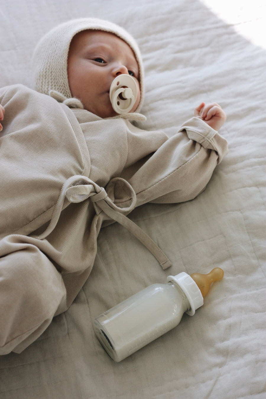 Iris onesie sand