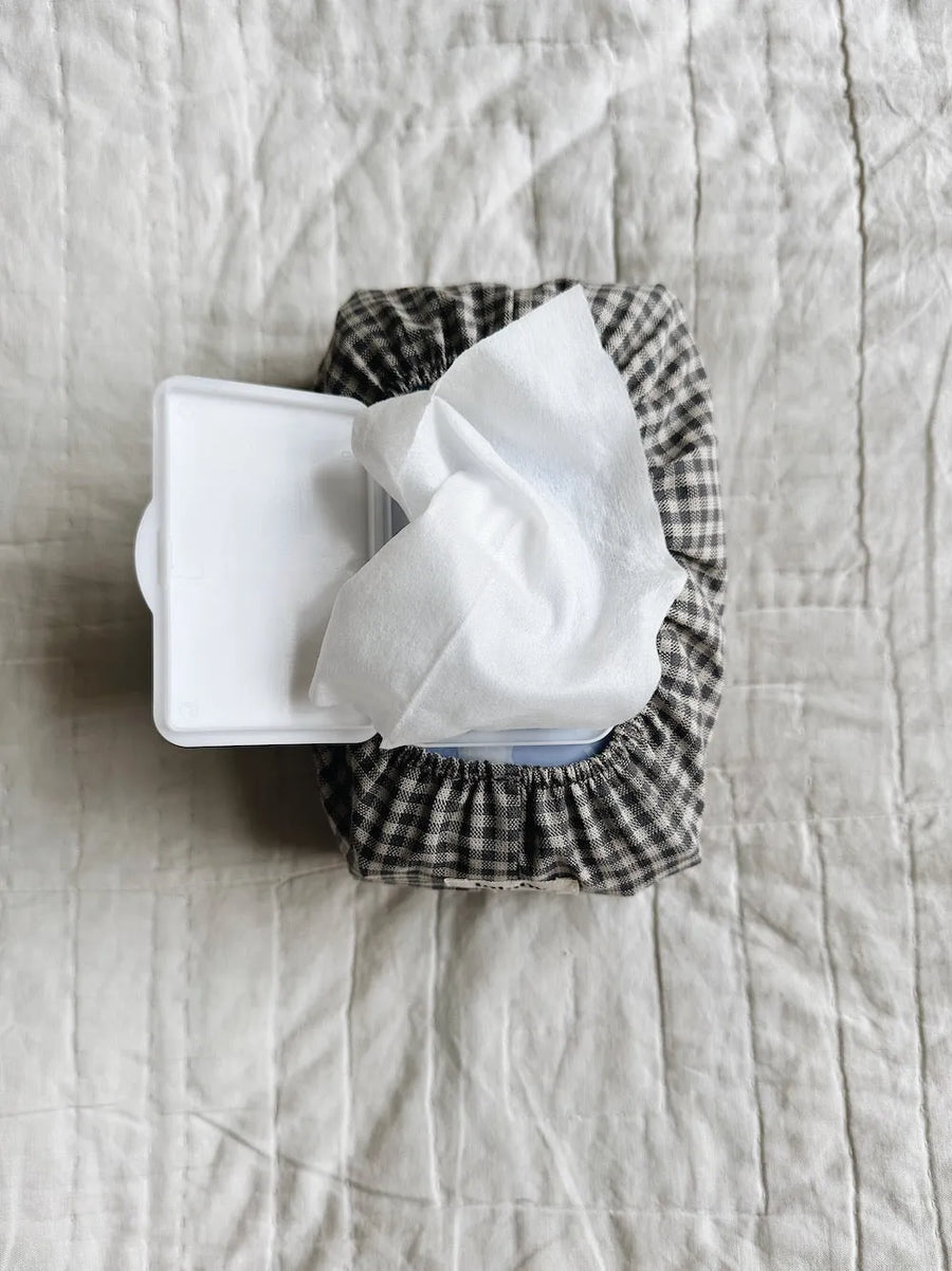 Wet wipe cover forest check