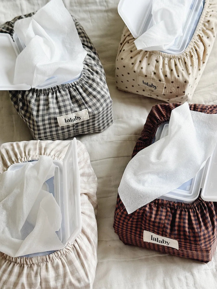 Wet wipe cover brown dot