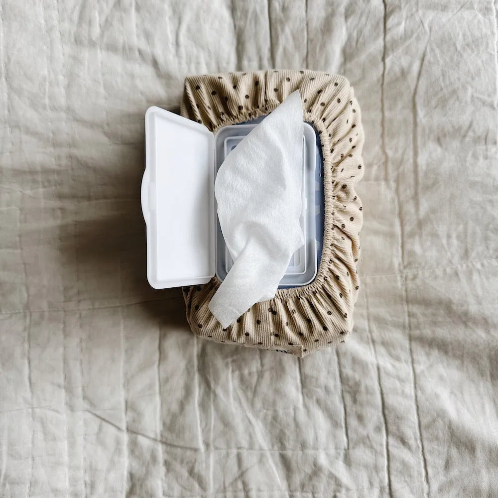 Wet wipe cover brown dot