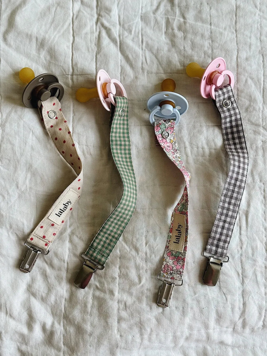 Pacifier clip pink betsy