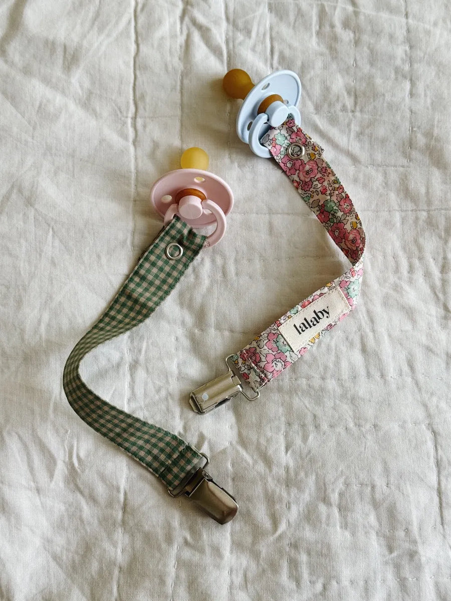 Pacifier clip pink betsy
