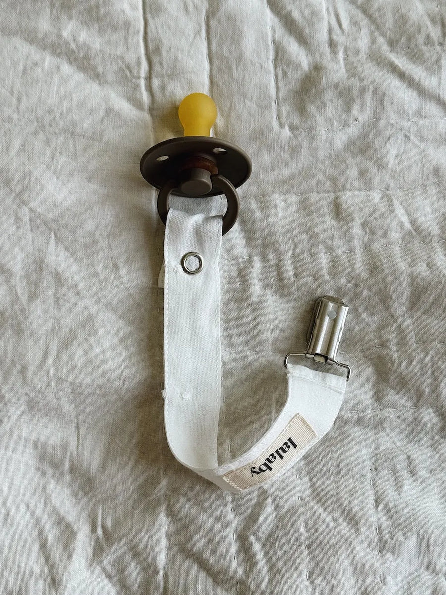 Pacifier clip white dot