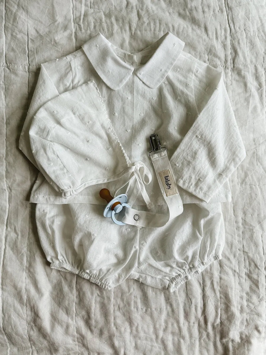 Pacifier clip white dot