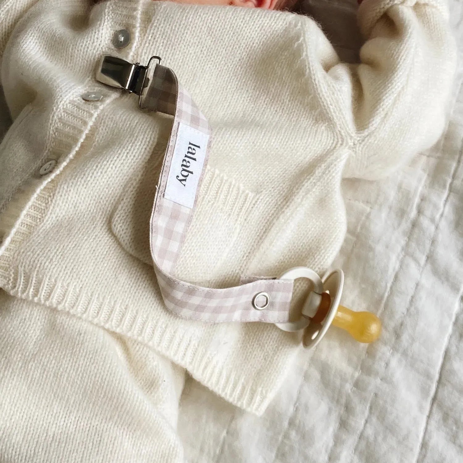 Pacifier clip beige gingham