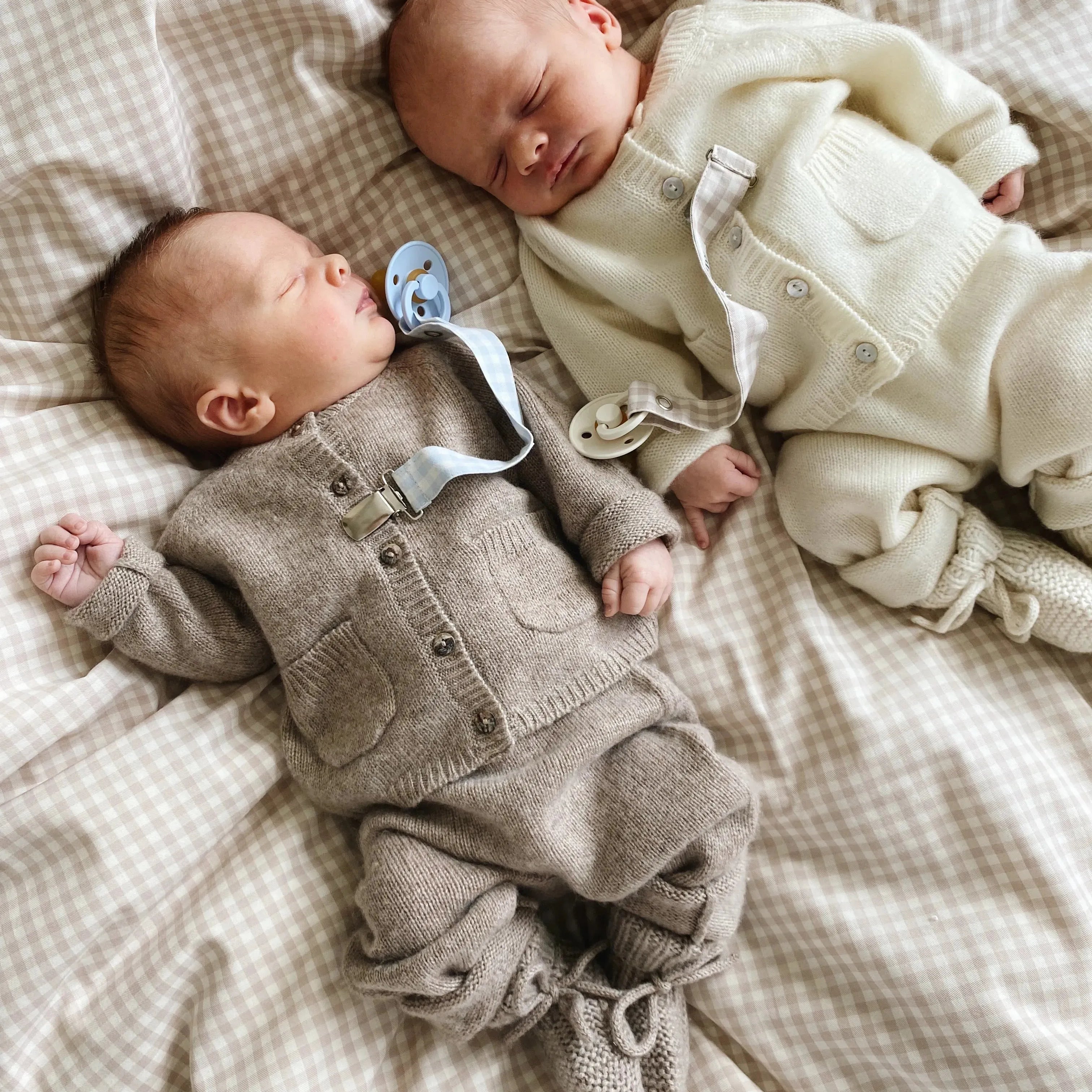 Bobbie cardigan toast (baby)