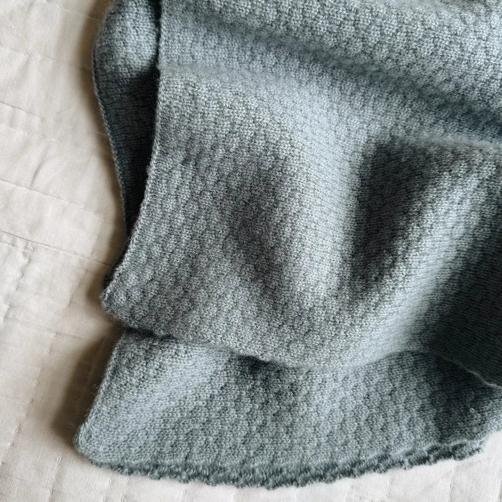 Aura cashmere blanket dove