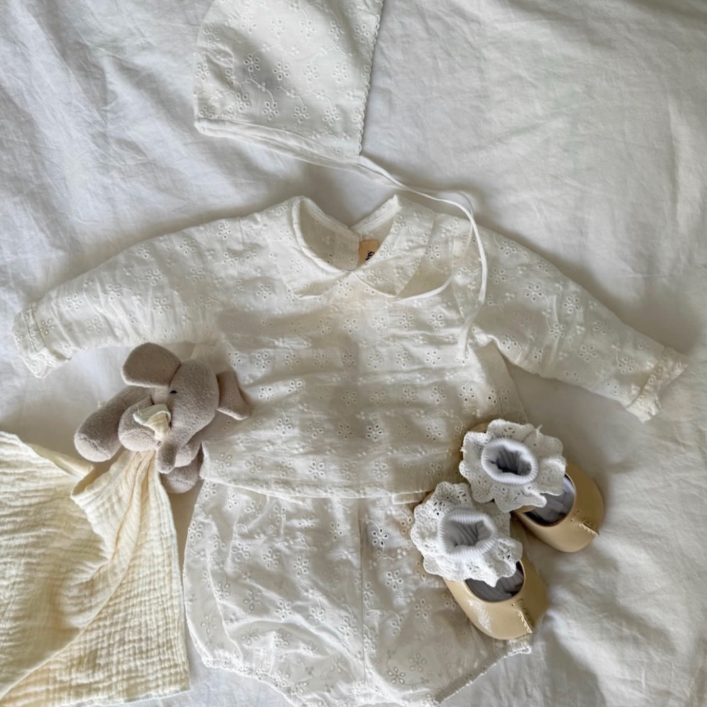 Linn kyse broderie anglaise