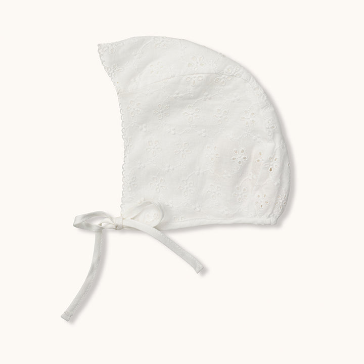 Linn bonnet broderie anglaise