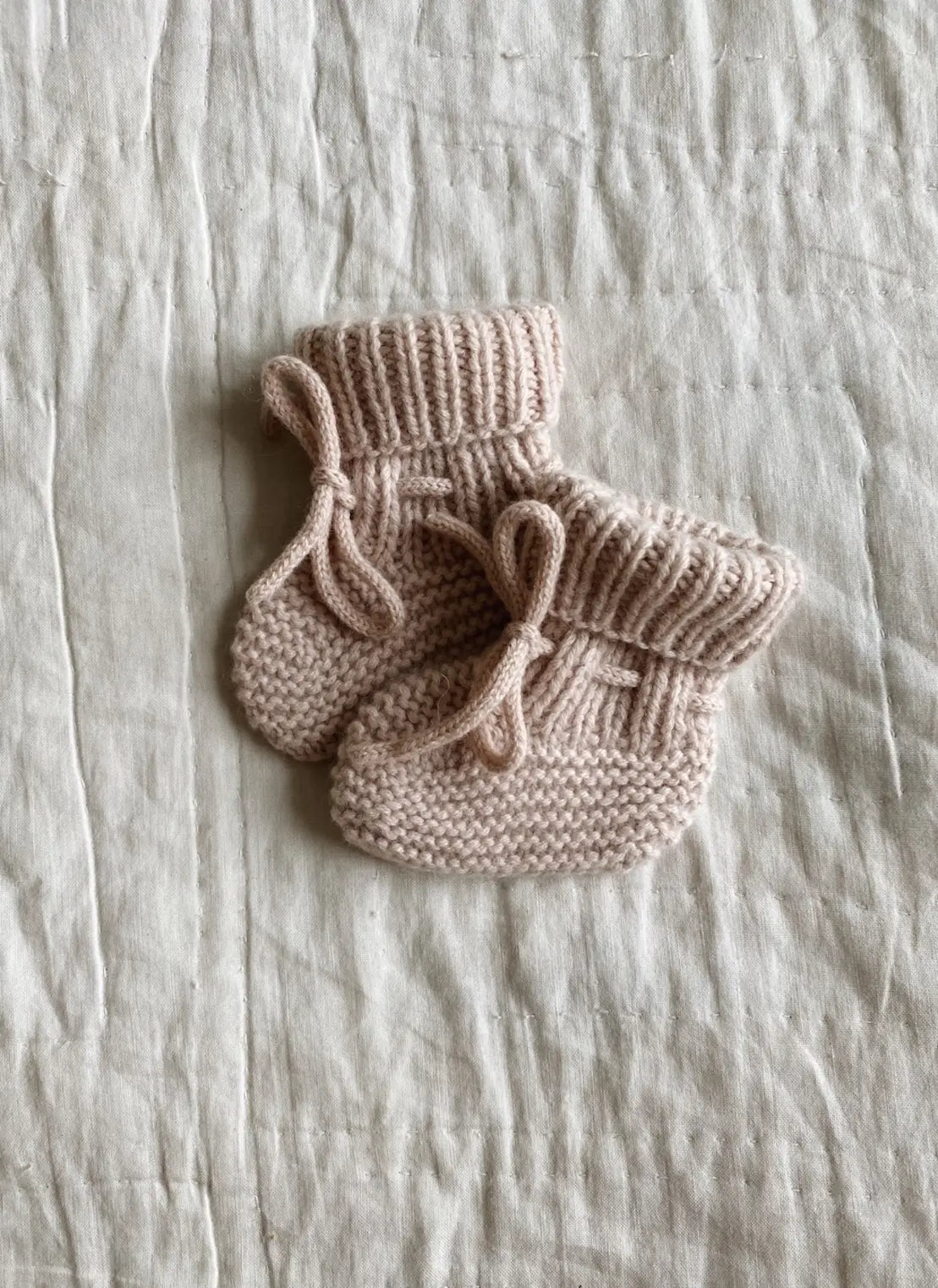 Lalaby knitted Alpha shoes for babies in powder pink cashmere 