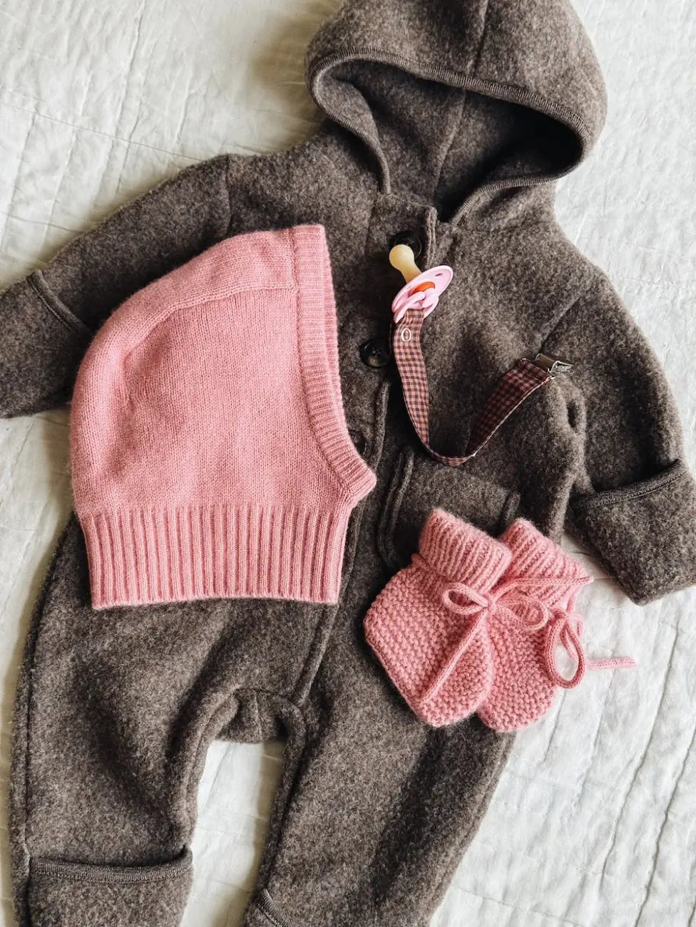 Lalaby baby outfit with knitted Alpha shoes and Mio balaclava in sorbet pink cashmere