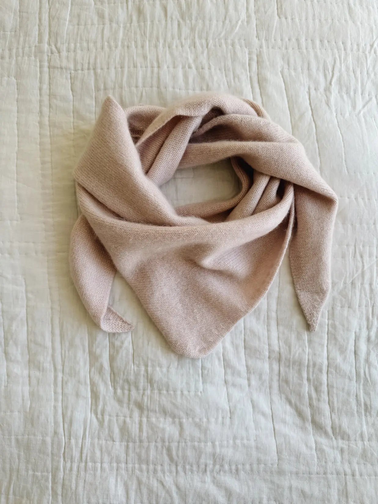 Lalaby Atlas scarf big for kids and adults in powder pink cashmere