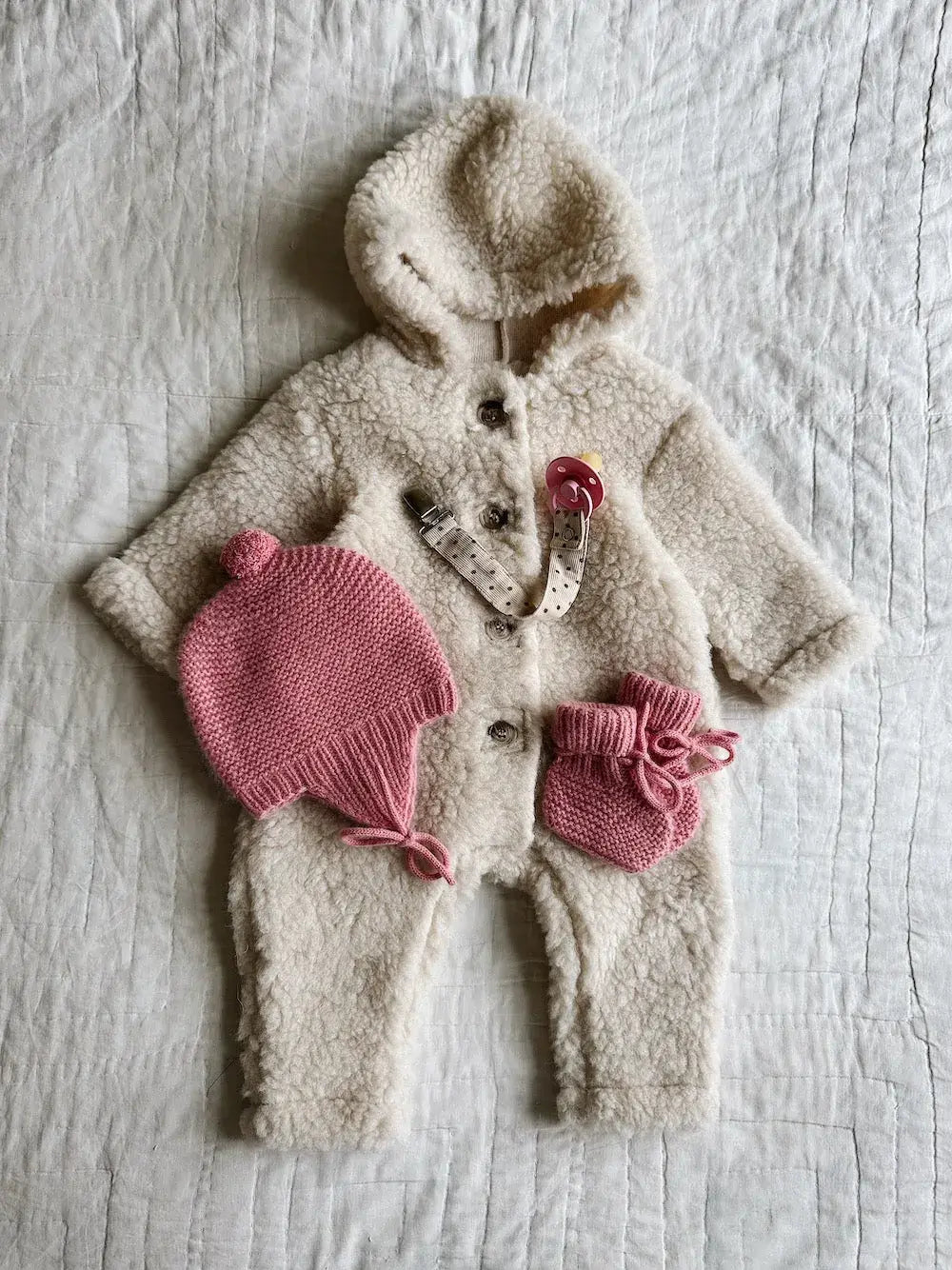 Lalaby baby outfit with knitted Bobo hat and Alpha shoes in sorbet pink cashmere