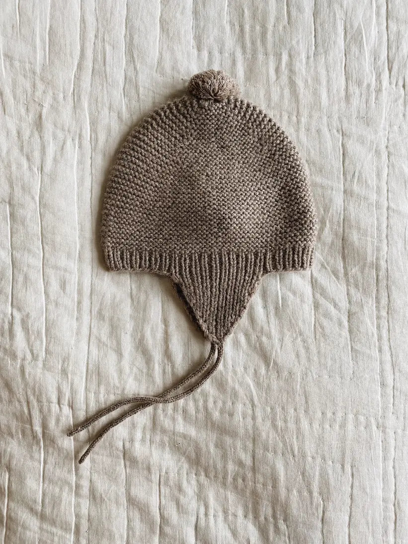 Lalaby knitted Bobo hat for babies in toast brown cashmere