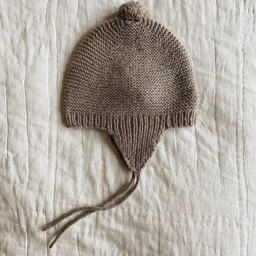 Lalaby knitted Bobo hat for babies in toast brown cashmere