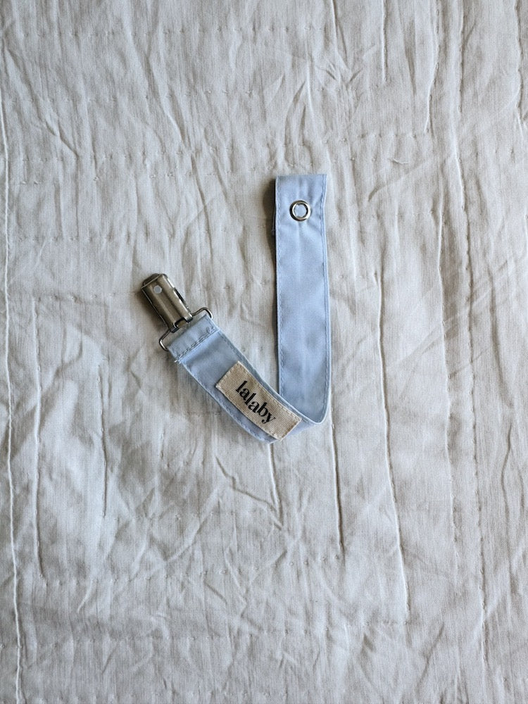 Lalaby pacifier clip for babies in sky blue organic cotton