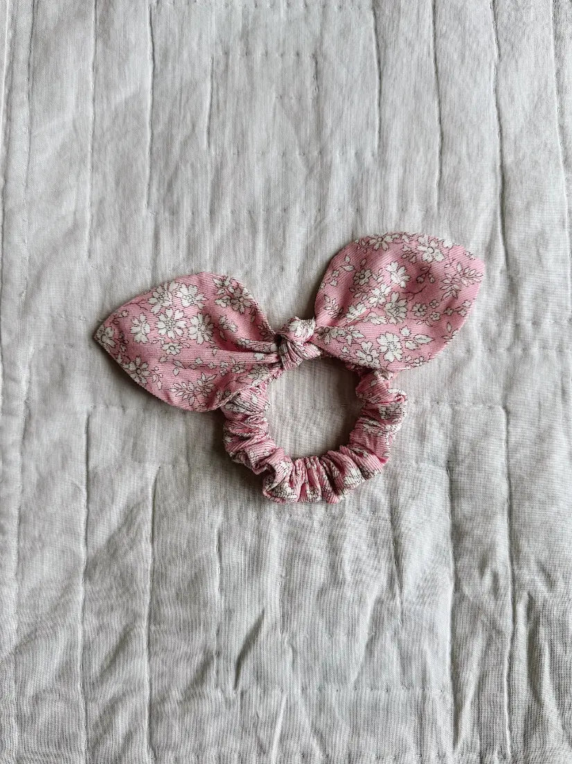Lalaby Scrunchie bow for kids in pink flower corduroy liberty  