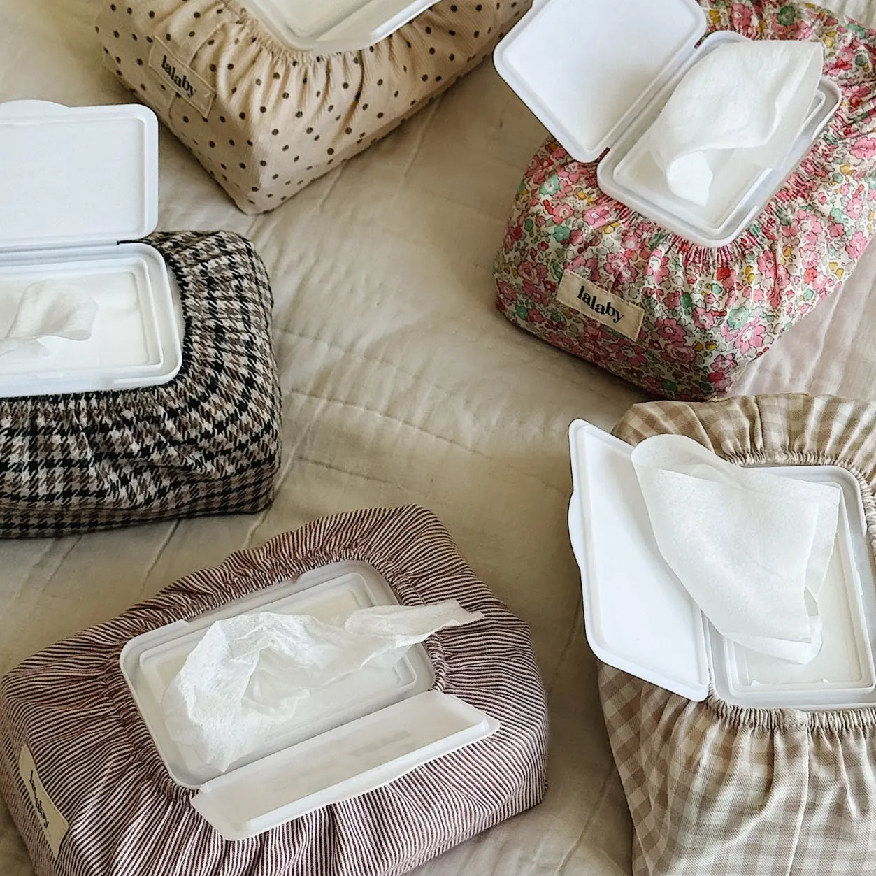 Lalaby - Wet wipe cover brown dot