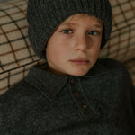 Boy wearing Lalaby Woody beanie in storm grey cashmere