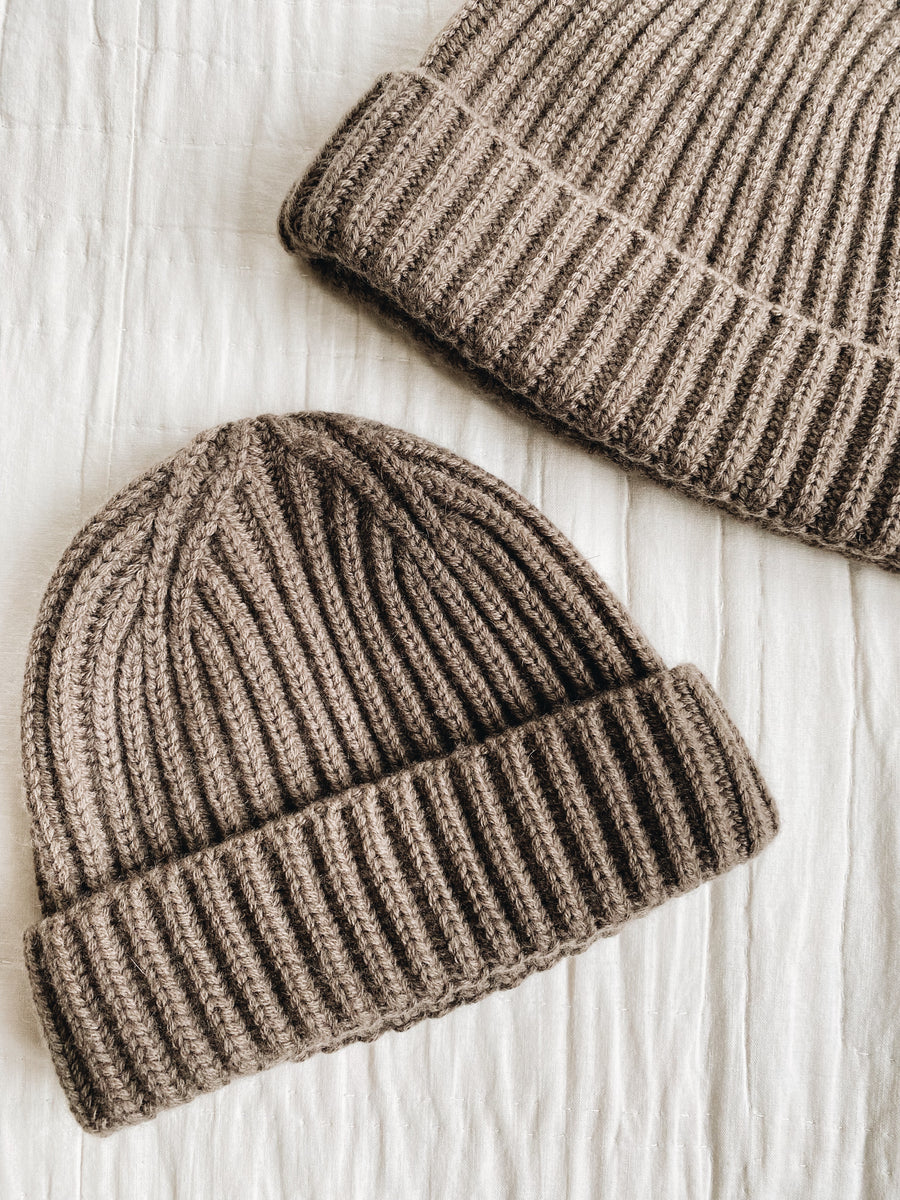 Woody 'Mom' beanie brown