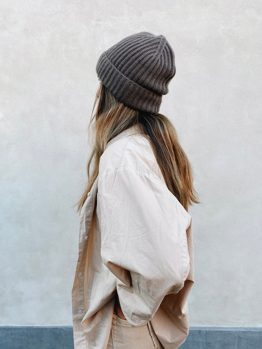Woody 'Mom' beanie brown