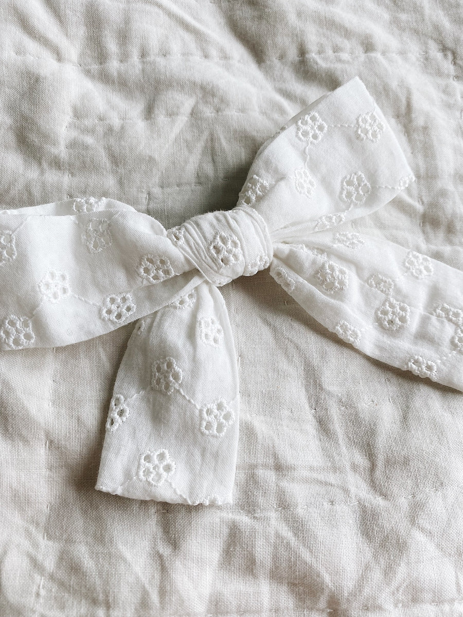 Big hairbow broderie anglaise