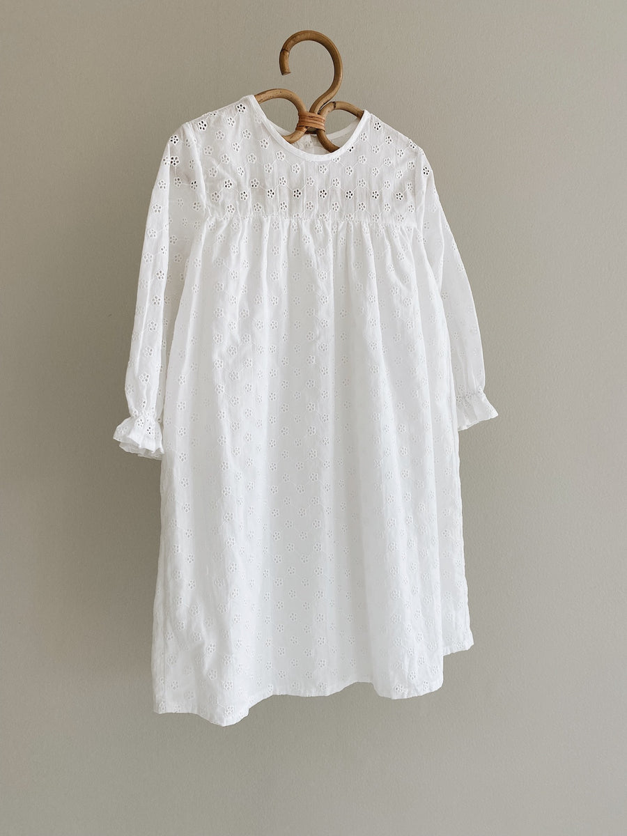 Lilou dress broderie anglaise