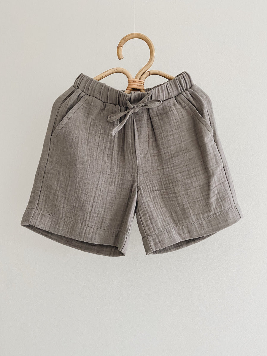 Wilder shorts feather